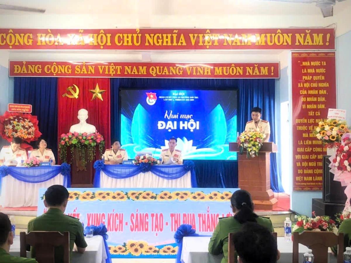 Ban chấp hành ra mắt đại hội