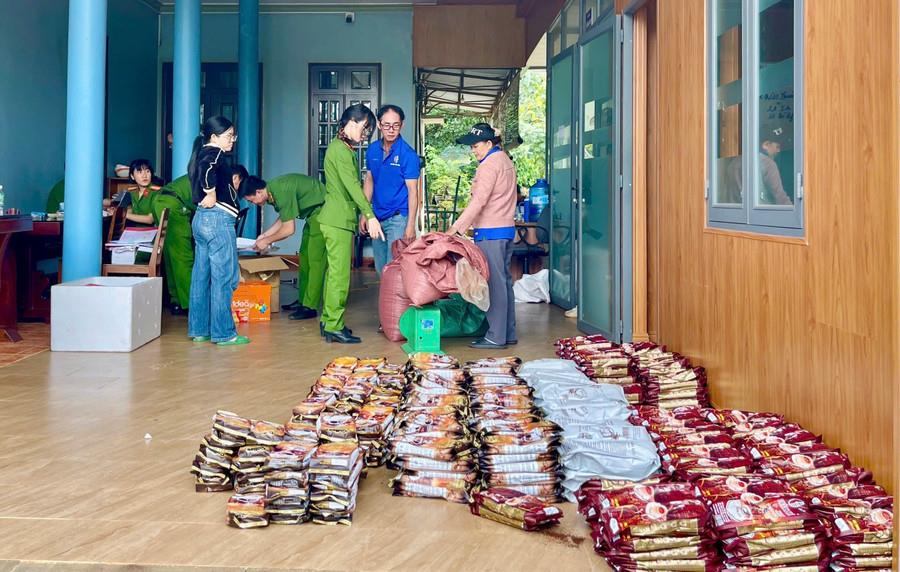 Đối tượng Võ Minh Tùng, Giám đốc Chi nhánh cà-phê Thành Khôi, bị cơ quan Công an tạm giữ hình sự.