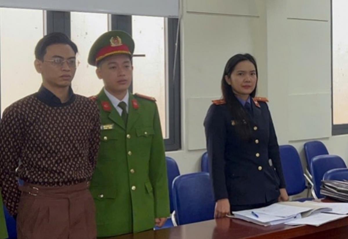 Bắt tạm giam tổng tài phất tay chỉ đạo đàn em đánh người ở quán cà-phê