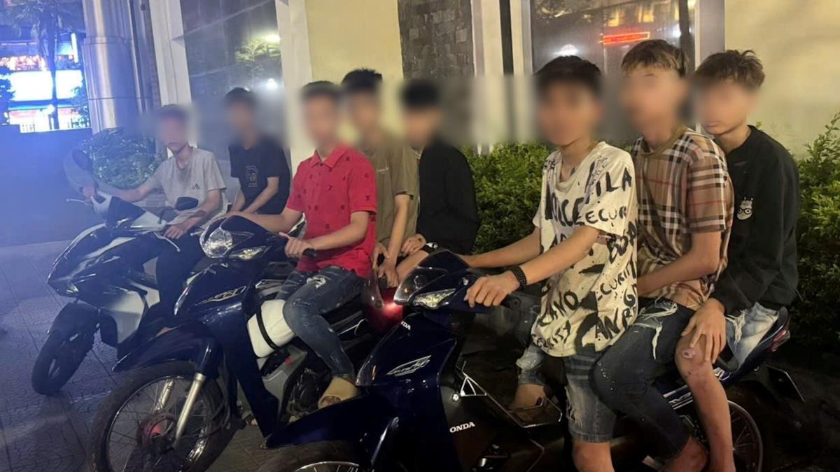 Đối tượng Th. và tang vật vụ trộm.