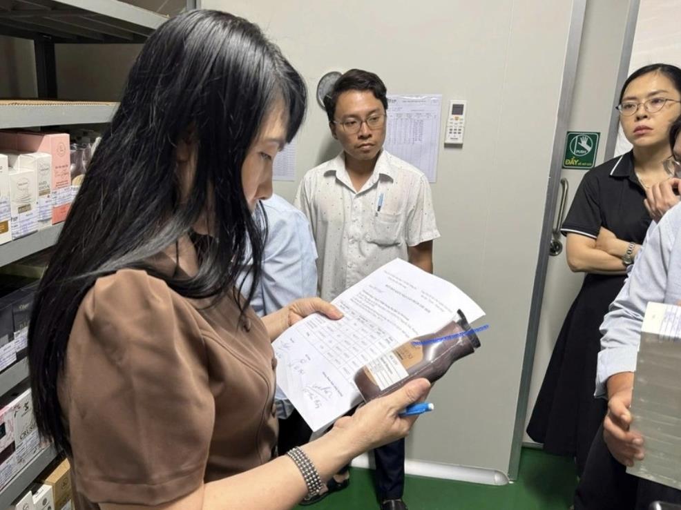 Đoàn kiểm tra của Sở Y tế Đồng Nai kiểm tra tại Công ty CP nhà máy y tế EBC Đồng Nai