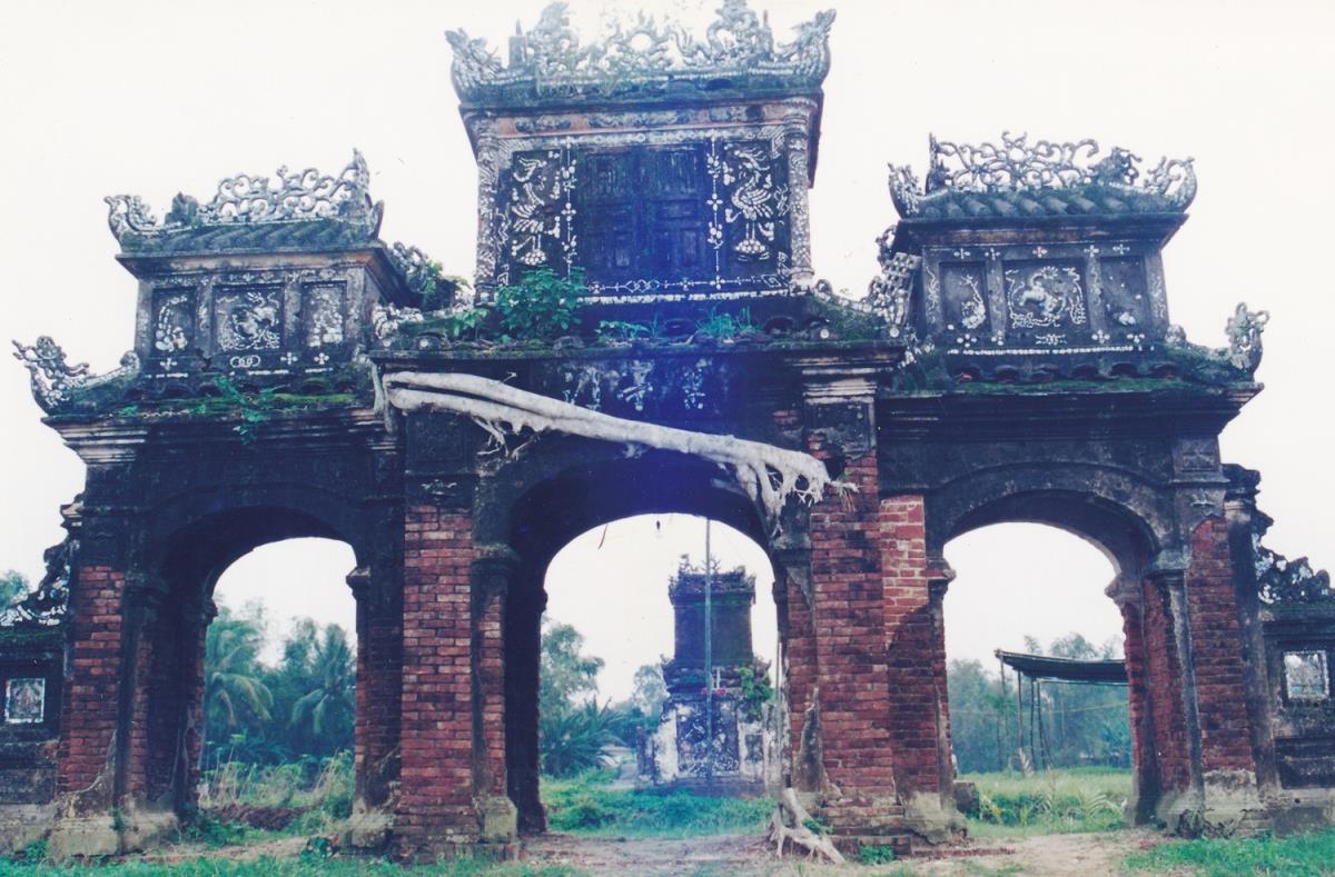 Bức ảnh hiếm về những ngày tháng cuối đời của nữ Anh hùng LLVTND Trần Thị Lýcùng chồng (ông Nguyễn Viết Tuấn). Ảnh: TRẦN NGỌC