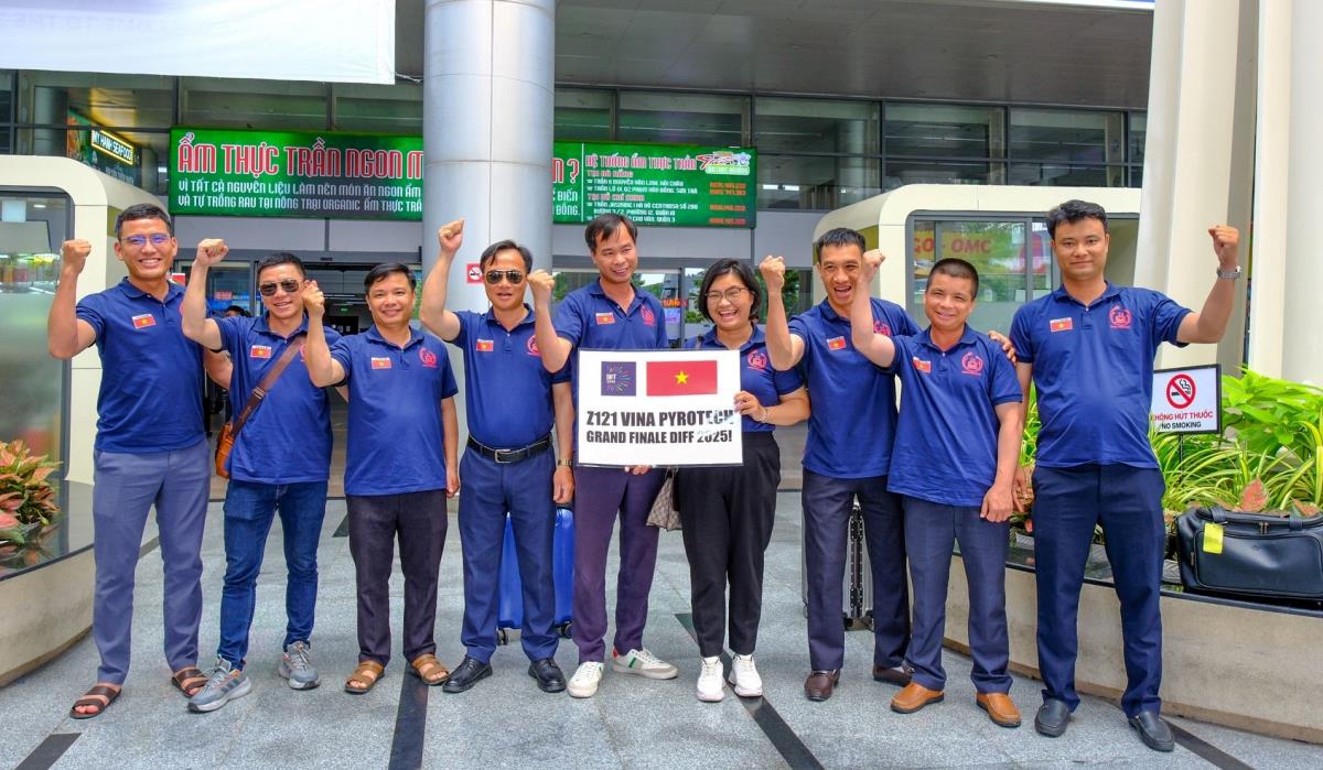 Hai đội pháo hoa Việt Nam 2 và Trung Quốc đã có mặt tại TP Đà Nẵng để chuẩn bị cho đêm chung kết.