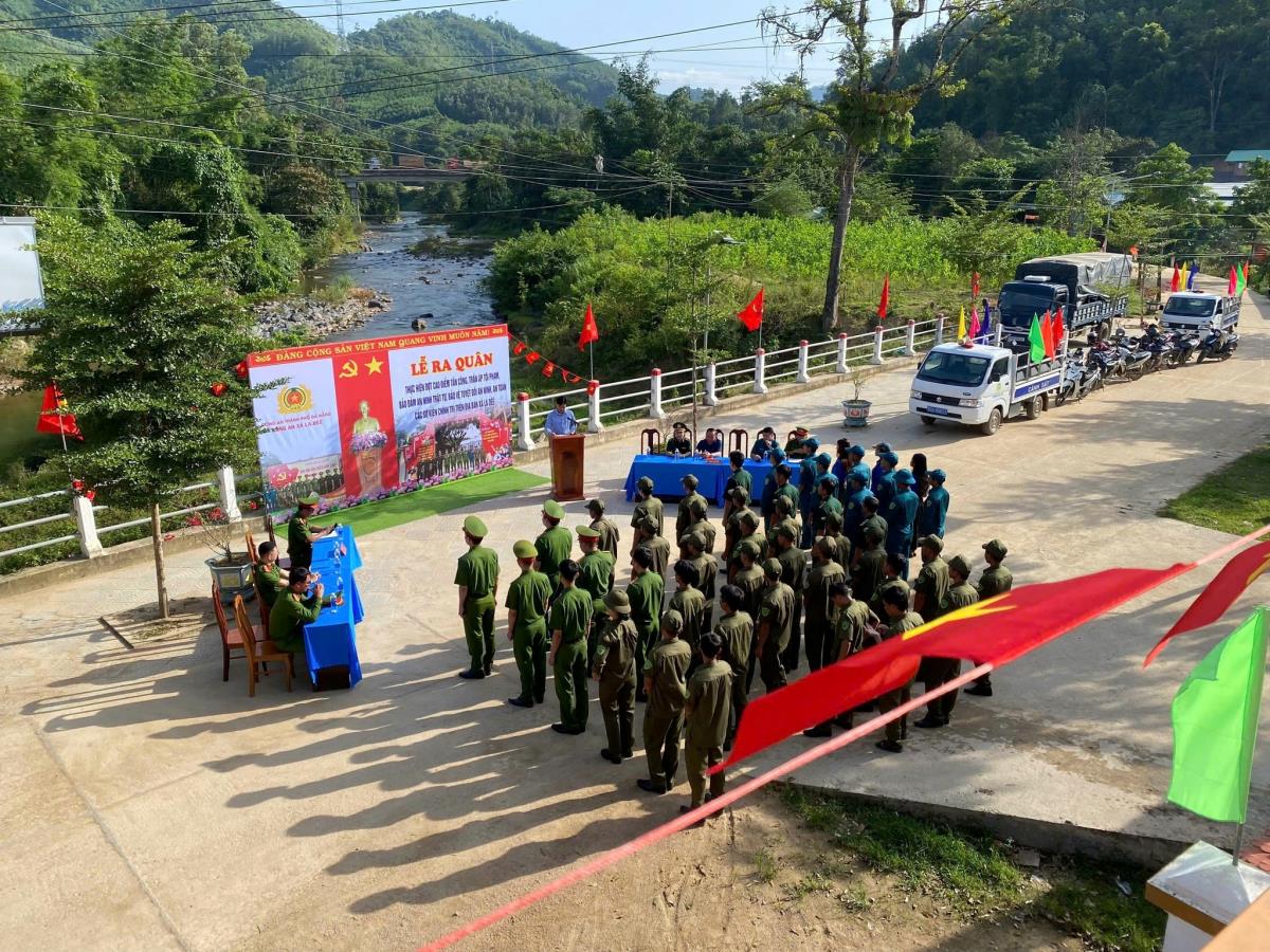 Khí thế ra quân tấn công trấn áp tội phạm tại các xã vùng cao TP Đà Nẵng.