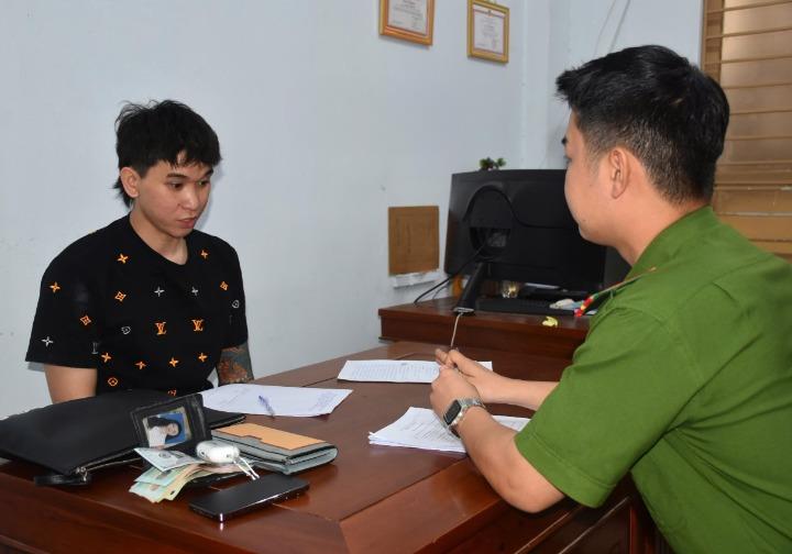 Cơ quan Công an làm việc với đối tượng Vân.