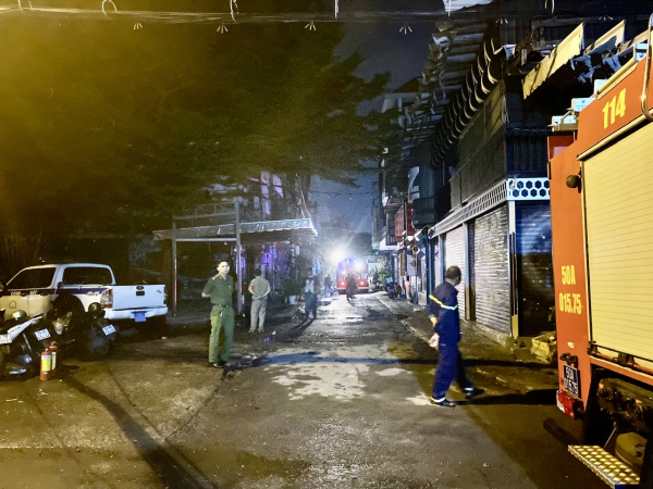 Hiện trường bị phong tỏa phục vụ công tác điều tra.