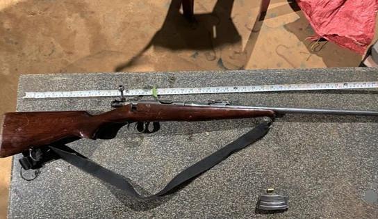 Khẩu súng tang vật vụ án.