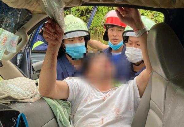 Cứu người gặp nạn trên cao tốc