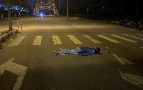 Tìm người biết việc