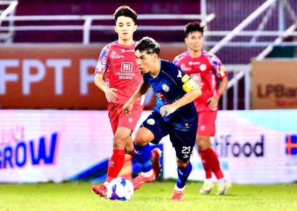 Nghiệt ngã V. League