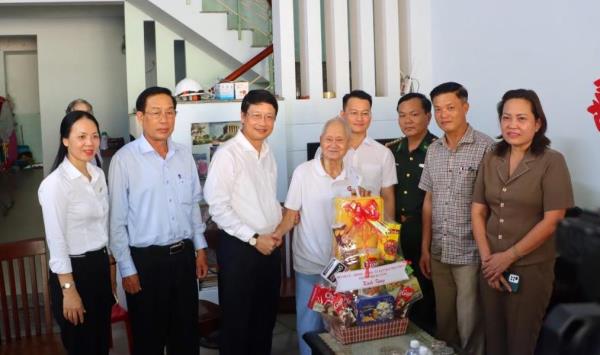 Trân trọng, biết ơn sâu sắc các chiến sĩ, thanh niên xung phong làm nên chiến thắng Điện Biên Phủ