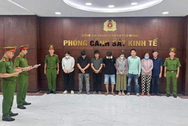 Bắt 3 đối tượng cầm đầu đường dây sản xuất, buôn bán thực phẩm giả quy mô lớn