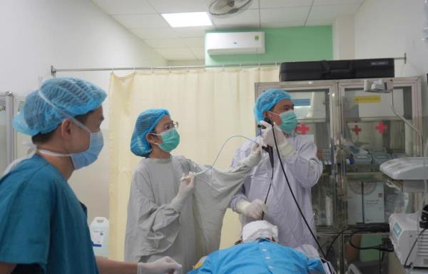 Nội soi thành công dị vật trong phổi người bệnh suốt hơn 20 năm