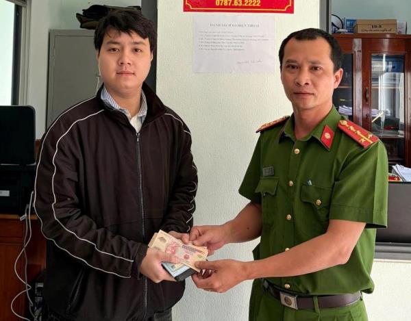 Không tham của rơi