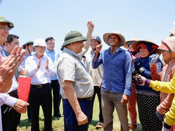 Thủ tướng Phạm Minh Chính kiểm tra, chỉ đạo công tác chống hạn tại Ninh Thuận