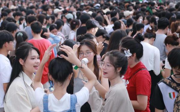 Đà Nẵng đón 6,6 triệu lượt khách lưu trú, doanh thu du lịch đạt 15.700 tỷ đồng