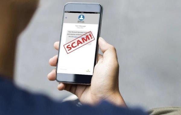 Tân sinh viên coi chừng bị lừa chuyển khoản học phí