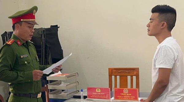 Xông vào phòng cấp cứu xử đối phương