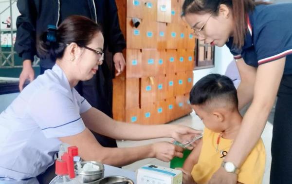 Tiếp tục đẩy nhanh tiêm vaccine sởi