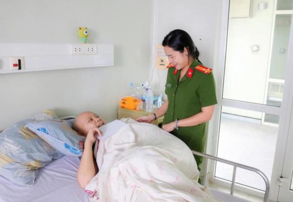 Lan tỏa yêu thương tại Bệnh viện Ung bướu Đà Nẵng