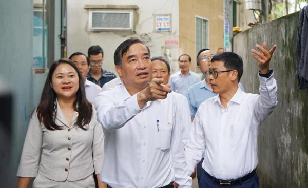 Chủ tịch UBND TP Đà Nẵng trực tiếp kiểm tra thực tế phản ánh của cử tri