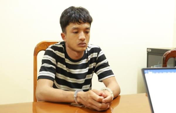 Nửa đêm xông vào cướp của người già