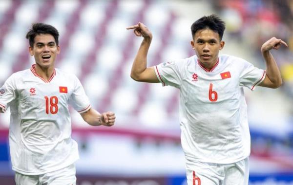 Họa sĩ Văn Khang và thần tài Vỹ Hào