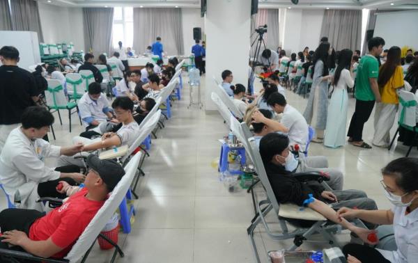 Sinh viên Đà Nẵng hiến 451 đơn vị máu phục vụ cấp cứu, chữa bệnh