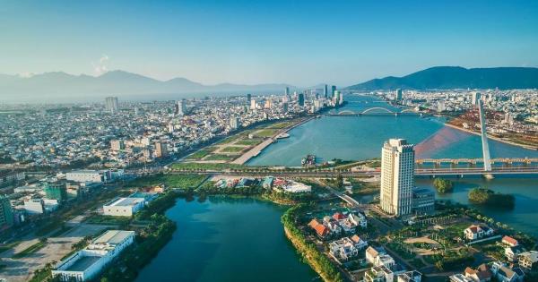 Xem xét, thông qua nhiều quyết sách quan trọng với thành phố