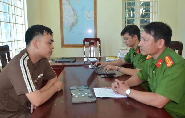 Tóm nhiều đối tượng trộm táo khuyết