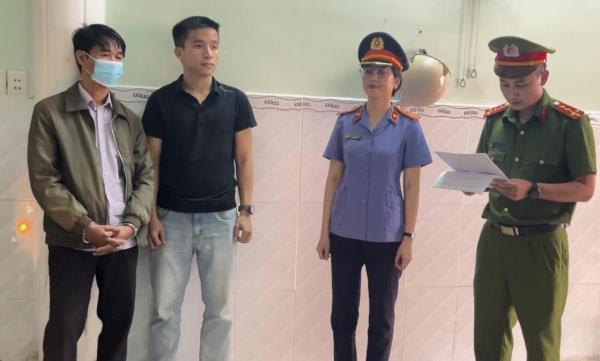 Bắt giám đốc lừa