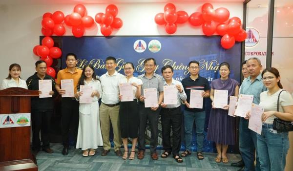 Cư dân của Block C, chung cư An Trung 2 Đà Nẵng bắt đầu được nhận sổ đỏ