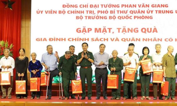 Đoàn công tác Chính phủ do Đại tướng Phan Văn Giang dẫn đầu làm việc tại Hà Tĩnh