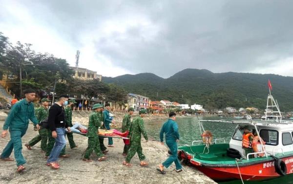 Phía sau những chuyến vượt biển đưa bệnh nhân đi cấp cứu