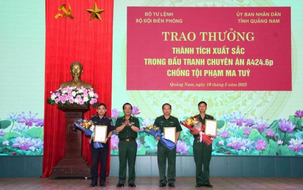 Thưởng nóng Chuyên án A424.6p bắt giữ 38 bánh heroin