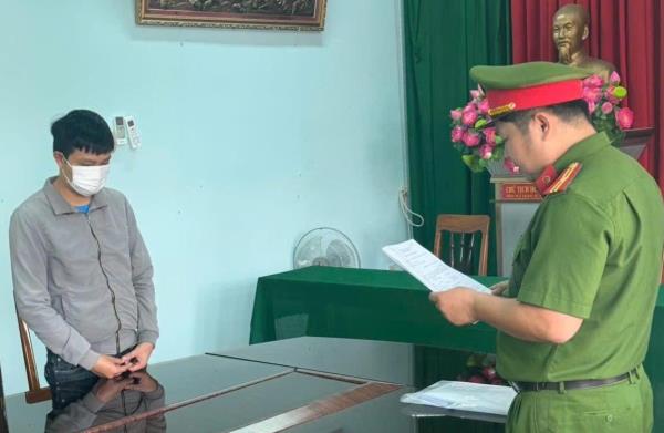 Lừa chiếm tiền tỷ