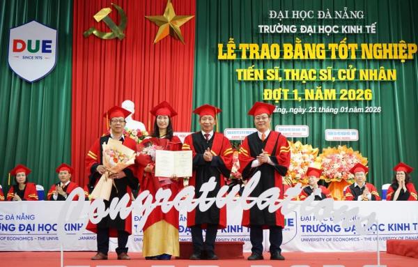 Gần 450 tiến sĩ, thạc sĩ, cử nhân Trường Đại học Kinh tế – Đại học Đà Nẵng nhận bằng tốt nghiệp năm 2026
