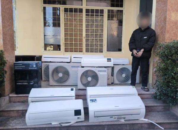 Nhân viên thời vụ trộm đồ công ty