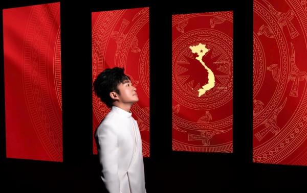 Cái bắt tay hiếm có giữa nhạc sĩ Nguyễn Văn Chung và ca sĩ Tùng Dương