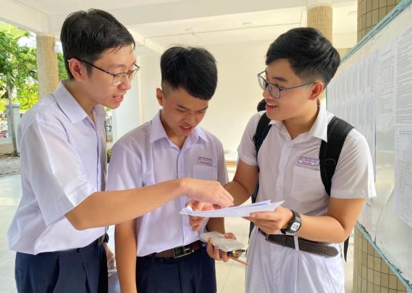 Nhiều thí sinh trúng tủ đề thi Ngữ Văn, đề Toán phân hóa cao