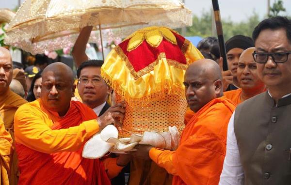 Xá lợi Đức Phật Thích Ca lần đầu tiên được cung rước từ Ấn Độ về Việt Nam