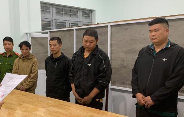 Bắt 4 đối tượng dùng hóa chất độc hại sản xuất hàng ngàn tấn giá đỗ ở Đắk Lắk