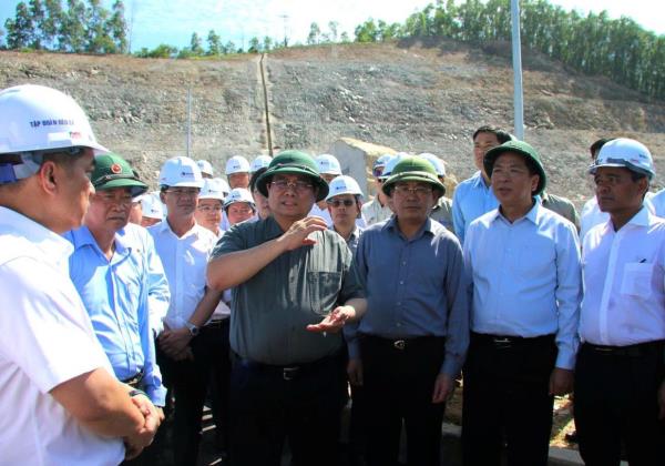 Thủ tướng Phạm Minh Chính kiểm tra tiến độ cao tốc Quảng Ngãi - Hoài Nhơn