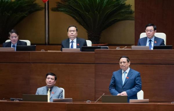 Thực hiện cải cách tiền lương cho cả khu vực trong và ngoài nhà nước