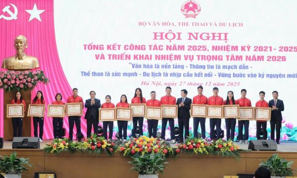 Thủ tướng Phạm Minh Chính tặng Bằng khen cho 300 VĐV, HLV
