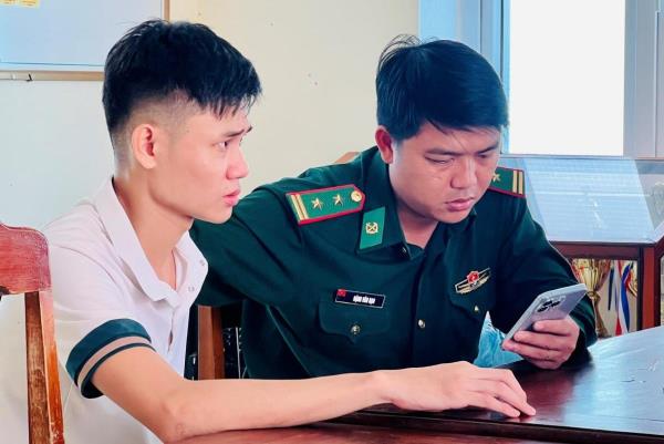 Bắt 2 đối tượng bán ma túy