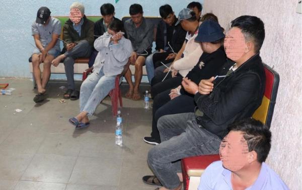 Xóa sòng bạc trong nhà nghỉ