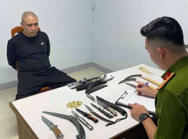 Bắt đối tượng truy nã nguy hiểm, thu giữ nhiều vũ khí nóng