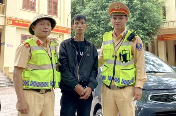 Bị tóm trên đường