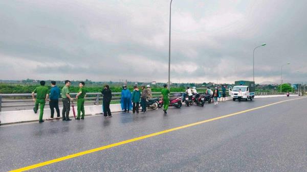 Tìm thấy thi thể nam thanh nhiên nhảy sông Nghèn